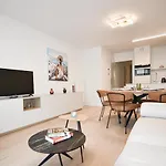 Crystal Residences - Luxurious Seaside شقة *