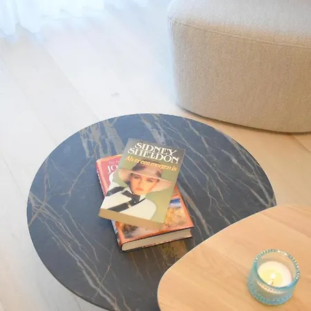 Crystal Residences - Luxurious Seaside Appartement