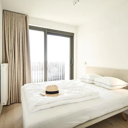 Crystal Residences - Luxurious Seaside Apartment