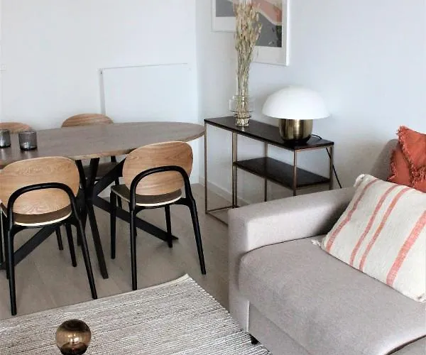 Crystal Residences - Luxurious Seaside 公寓 *