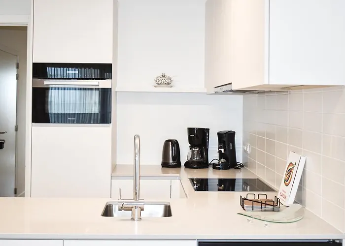 Crystal Residences - Luxurious Seaside Apartment