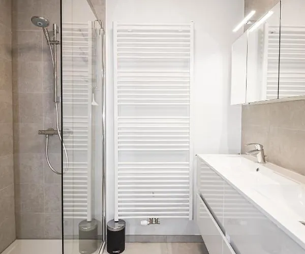 Apartment Crystal Residences - Luxurious Seaside *