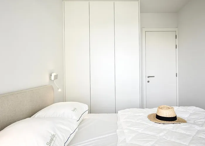 Crystal Residences - Luxurious Seaside Apartment