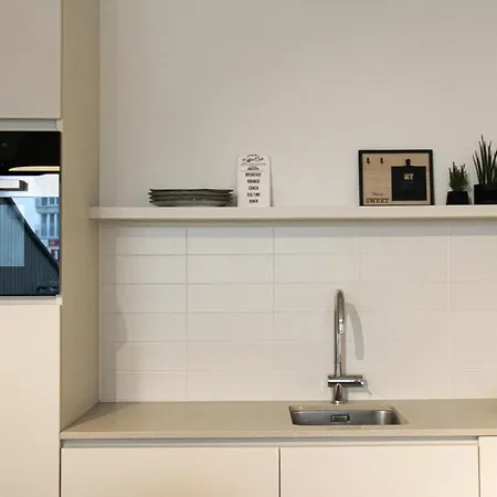 Crystal Residences - Luxurious Seaside Lägenhet *
