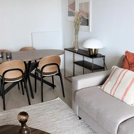 Crystal Residences - Luxurious Seaside Lägenhet *